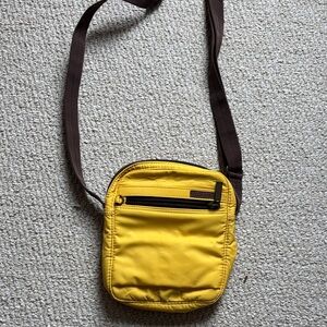 Hedgren Urban Bag.  Stylish Yellow Crossbody Bag with Brown Strap